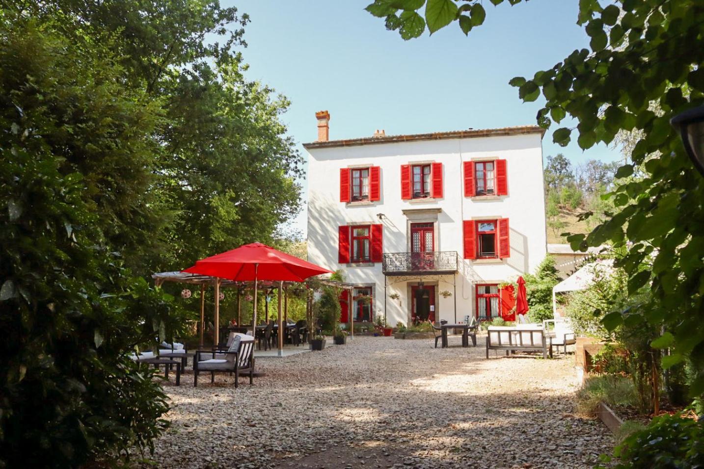 Domaine Des Lilas Saint-Germain-Lembron Exteriör bild